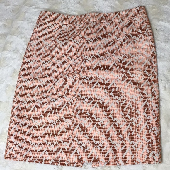 J. Crew Orange Textured Print Pencil Skirt size 2. Like new. - Picture 2 of 7
